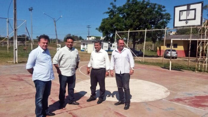 Vander, Ruiter, Assad e Castro durante visita a Ladário