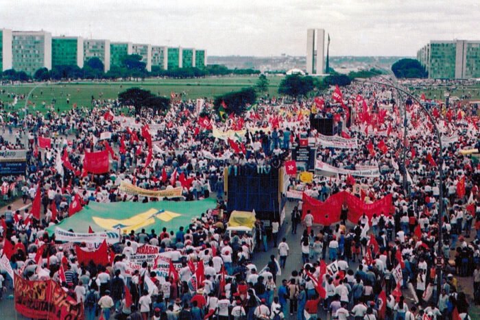 O PT ajudou a transformar o Brasil e agora vislumbra novos desafios O PT ajudou a transformar o Brasil e agora vislumbra novos desafios