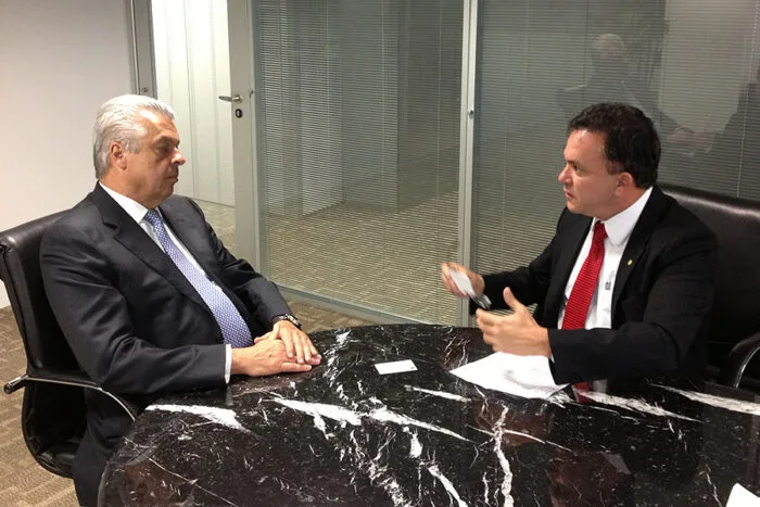 Diretor da ANTT e Vander reunidos em Brasília Diretor da ANTT e Vander reunidos em Brasília