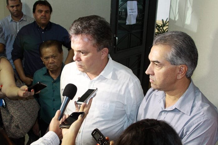 Vander e Reinaldo dão entrevista após reunião da bancada Vander e Reinaldo dão entrevista após reunião da bancada