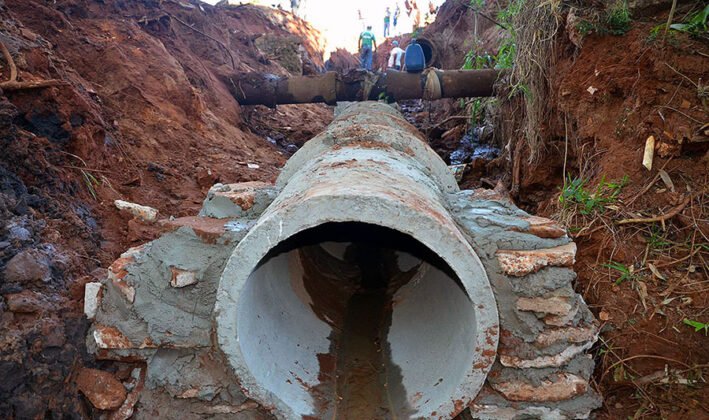 Terraplanagem ficou pronta e agora está sendo feita a drenagem