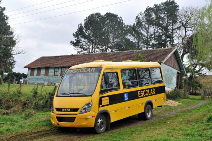 Recursos para ônibus escolares virão do FNDE Recursos para ônibus escolares virão do FNDE