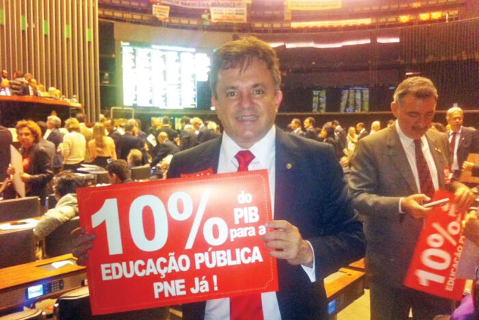 Vander defendeu aumento dos investimentos na educação pública Vander defendeu aumento dos investimentos na educação pública