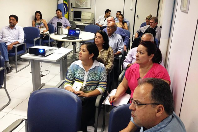 Prefeitos e representantes de munic&iacute;pios discutiram na CEF alternativas para habita&ccedil;&atilde;o popular