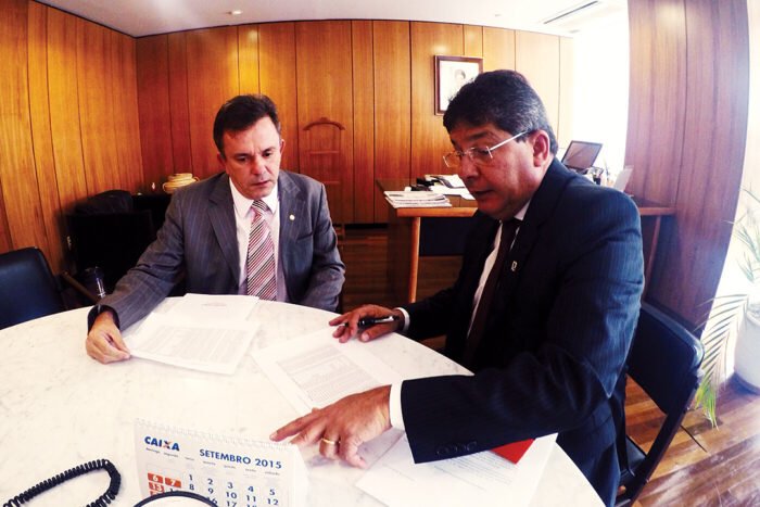 Deputado Vander, em recente agenda com o secretário-executivo da SRI, Roberto Sant'Anna Deputado Vander, em recente agenda com o secretário-executivo da SRI, Roberto Sant'Anna