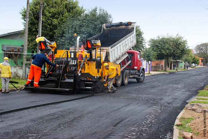 Graças à emenda de Vander várias ruas de Rio Verde vão ganhar recapeamento Graças à emenda de Vander várias ruas de Rio Verde vão ganhar recapeamento