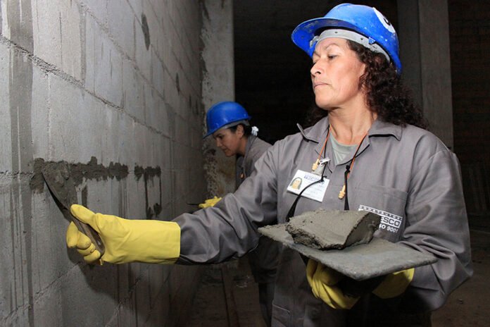 Mulheres serão as mais penalizadas pela reforma trabalhista proposta pelos golpistas Mulheres serão as mais penalizadas pela reforma trabalhista proposta pelos golpistas