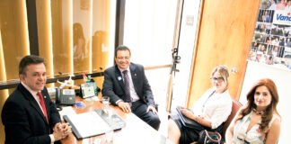 Vander recebendo o superintendente da PRF-MS e assessoras em seu gabinete