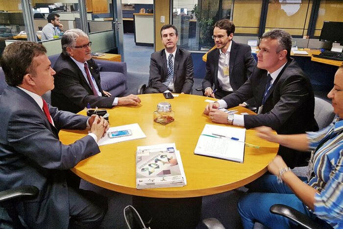 Vander e Zeca pediram na Anatel solução para falta de sinal móvel em MS Vander e Zeca pediram na Anatel solução para falta de sinal móvel em MS
