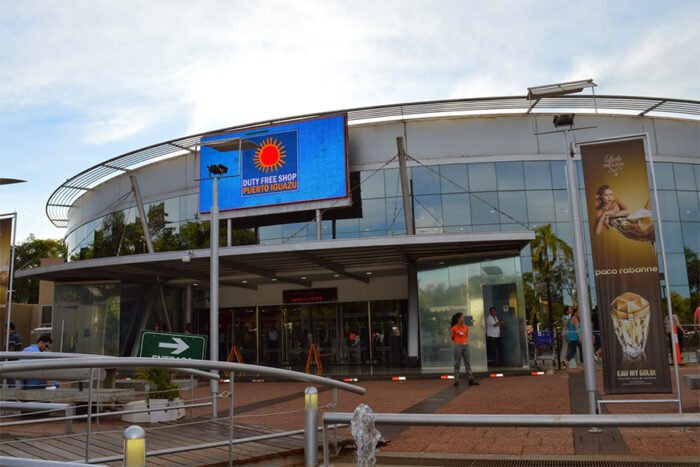 Países vizinhos ao Brasil já possuem free shops em área de fronteira, como é o caso da Argentina Países vizinhos ao Brasil já possuem free shops em área de fronteira, como é o caso da Argentina