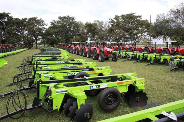 Tratores e implementos v&atilde;o apoiar a produ&ccedil;&atilde;o da agricultura familiar nos assentamentos, pequenas propriedades, quilombolas e aldeias ind&iacute;genas