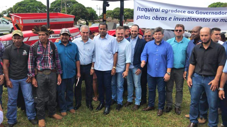 Entrega de patrulhas mecanizadas para a regi&atilde;o de Itaquira&iacute;