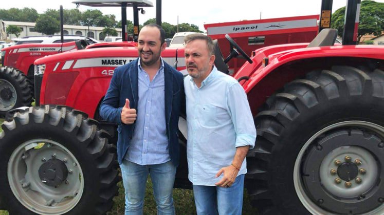 Entrega de patrulhas mecanizadas para a regi&atilde;o de Itaquira&iacute;