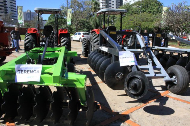 Entrega representa mais uma etapa do trabalho de Vander e Zeca em prol da agricultura familiar