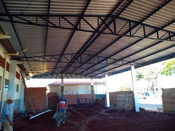 Central de Comercializa&ccedil;&atilde;o de Bataypor&atilde; est&aacute; recebendo R$ 250 mil de emendas de Vander e Zeca e recursos do Estado