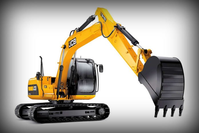 Escavadeira hidráulica é essencial para obras de recuperação e manutenção de estradas vicinais Escavadeira hidráulica é essencial para obras de recuperação e manutenção de estradas vicinais