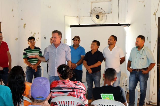 Vander esteve no Assentamento 20 de Mar&ccedil;o para entregar a patrulha mecanizada