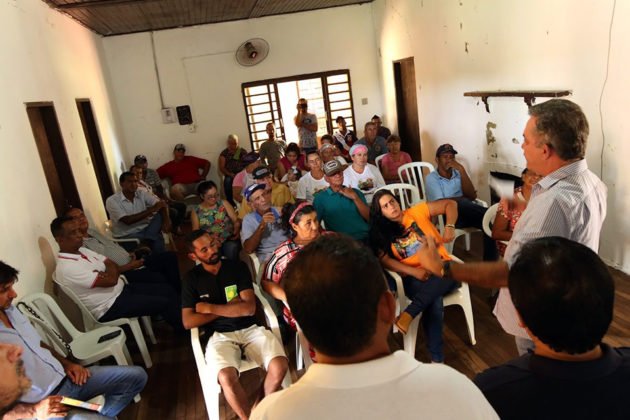 Vander esteve no Assentamento 20 de Mar&ccedil;o para entregar a patrulha mecanizada