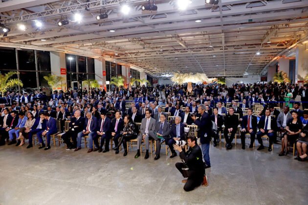 Vander assume vice-presidência da Frente Brasil-China e vai com Lula ao "dragão asiático"