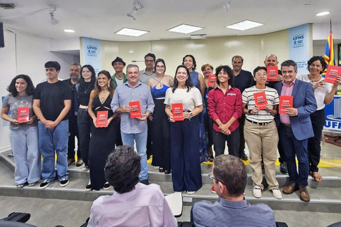 Festival da Juventude realiza algo inédito no país, afirma escritor de 15 anos Festival da Juventude realiza algo inédito no país, afirma escritor de 15 anos