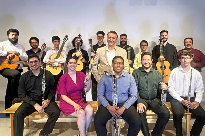 Concerto gratuito une música sacra, artes visuais e história no Teatro Glauce Rocha