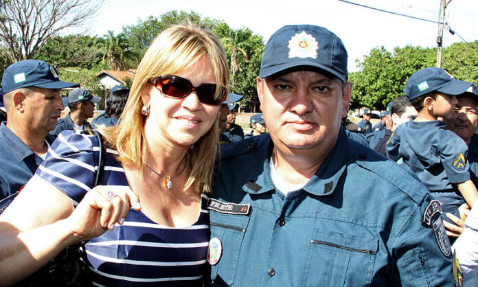 Roseli e o sargento Frete, na solenidade de formatura