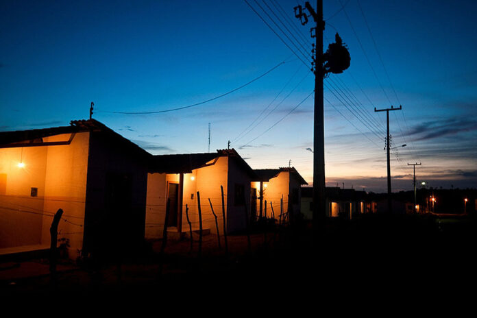 Meta do Luz para Todos é chegar a 3,37 milhões de lares beneficiados até 2014