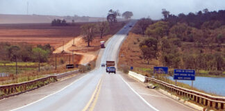 Trecho da BR-163 na divisa entre MT e MS