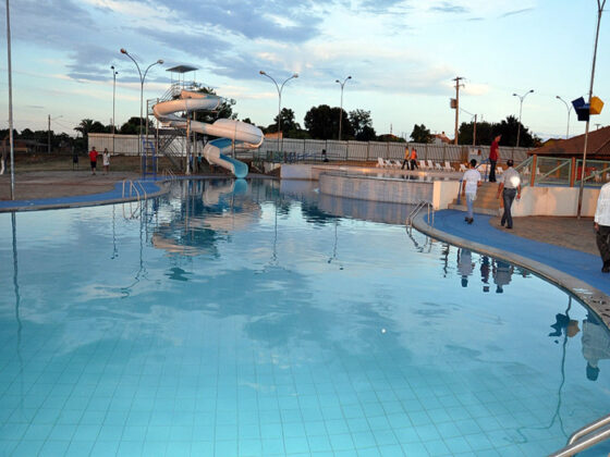 Toboágua e piscina: uma das várias atrações do Aqua Park