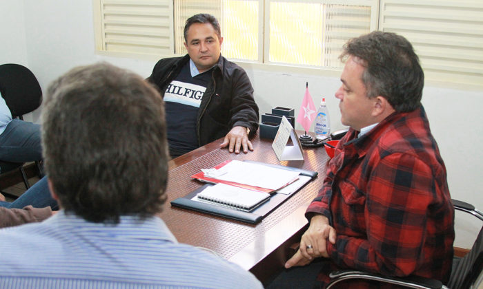 Vereador Alexandrino, durante a reunião com Vander