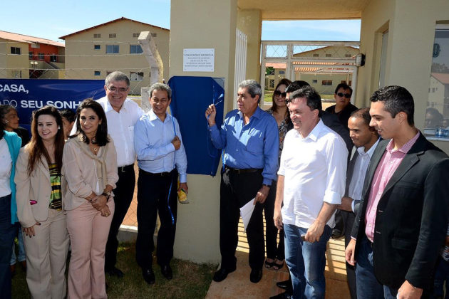 Autoridades inauguram novo residencial com 808 apartamentos