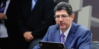 Ministro Levy na audiência da CAE no Senado (Foto: Edilson Rodrigues/Agência Senado)