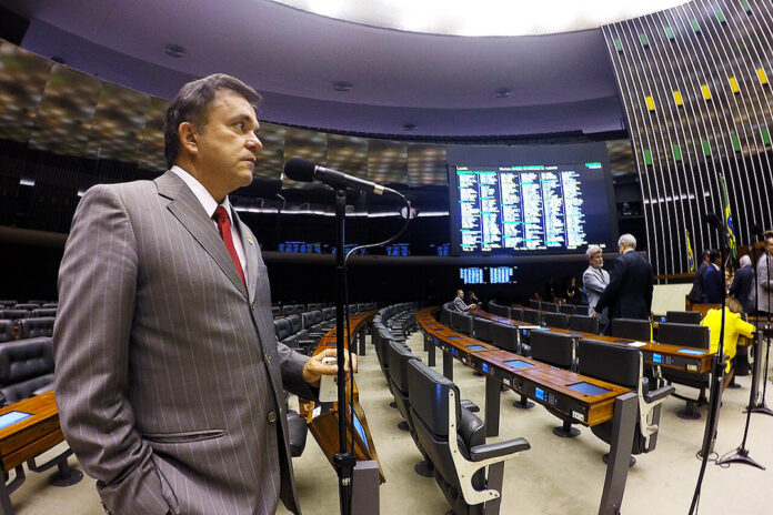 Deputado Vander Loubet no Plenário da Câmara