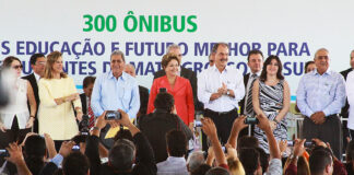 Presidenta Dilma foi muito saudada pelos presentes à solenidade