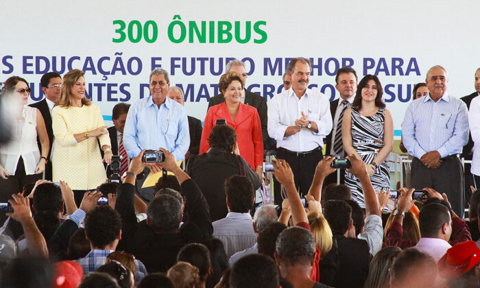 Presidenta Dilma foi muito saudada pelos presentes à solenidade