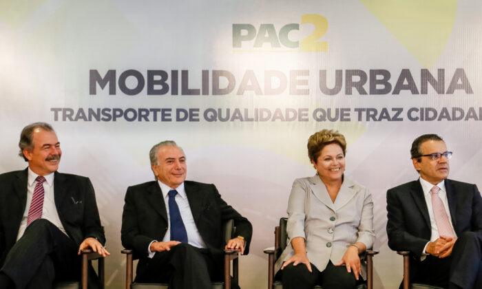 Dilma durante o anúncio dos investimentos em mobilidade urbana do PAC 2