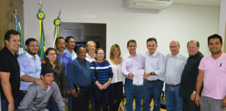 Vander reunido com o vice-prefeito e secretariado de Sidrolândia