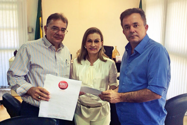 Nelson Tavares, Cida Arroyo e Vander Loubet