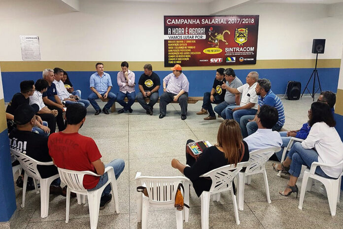 Vander reunido com dirigentes sindicais e representantes de trabalhadores