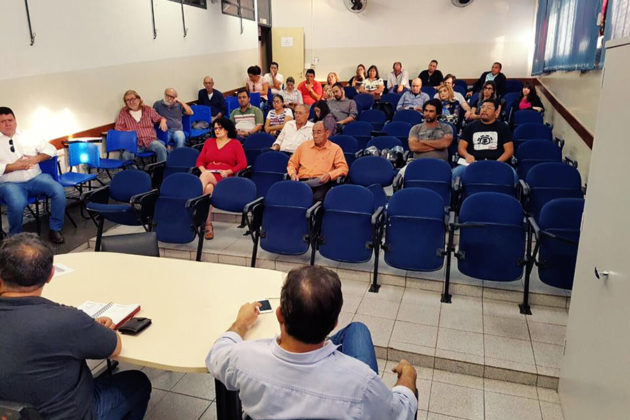 Reunião contou com empresários, integrantes de movimentos sociais e estudantes e professores da UFMS