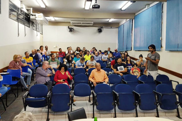 Reunião contou com empresários, integrantes de movimentos sociais e estudantes e professores da UFMS