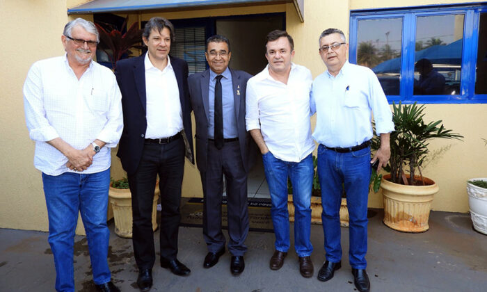 Haddad com Zeca, Ayrton, Vander e Agamenon do Prado (presidente do PT na Capital) na Câmara Municipal