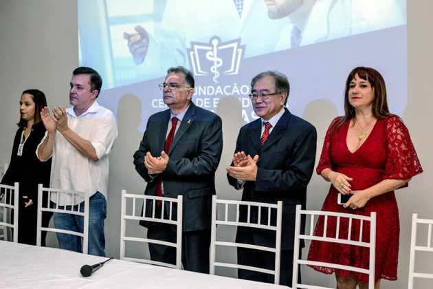 Assinaram o convênio Vander, Tavares e Tiguman (Foto: Marcos Pires)