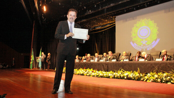 Vander foi diplomado para seu 5º mandato consecutivo como deputado federal