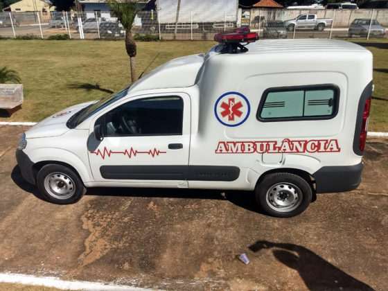 Ambulância entregue a Bandeirantes por Vander e Zeca está avaliada em R$ 90 mil