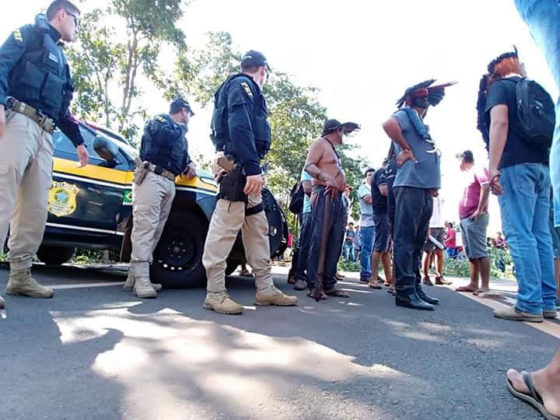 Indígenas protestaram na BR-262 em defesa da Sesai