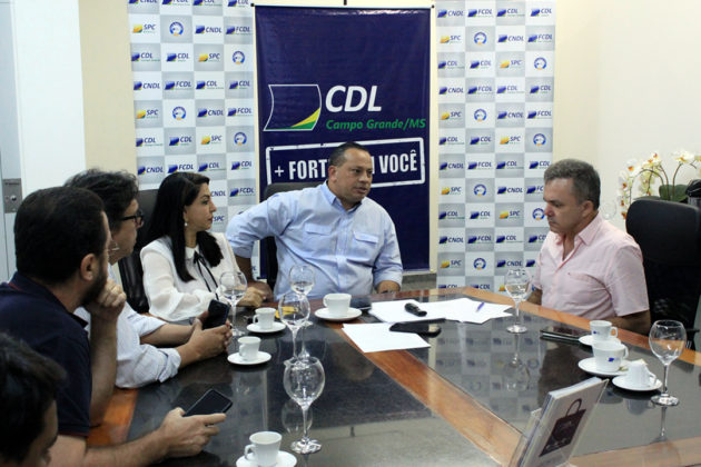 Deputado Vander foi recebido na CDL-CG pelo seu presidente e pela presidente da FCDL-MS