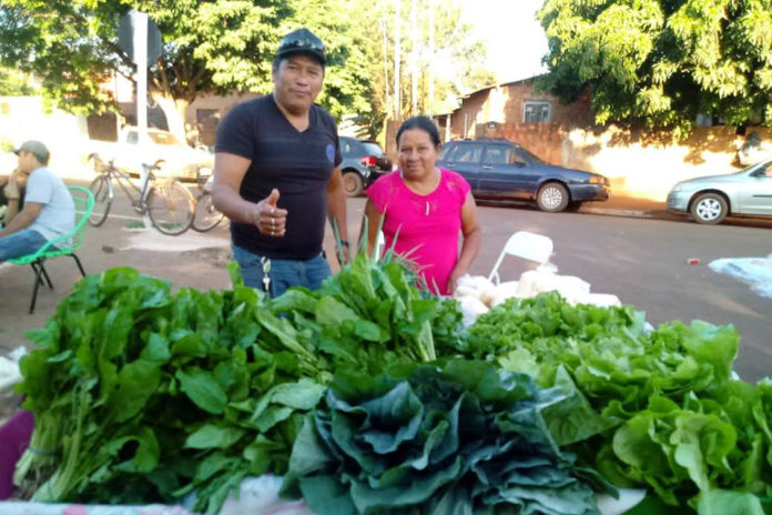 Indígenas da Aldeia 10 de Maio começaram a comercializar sua produção em feira da cidade