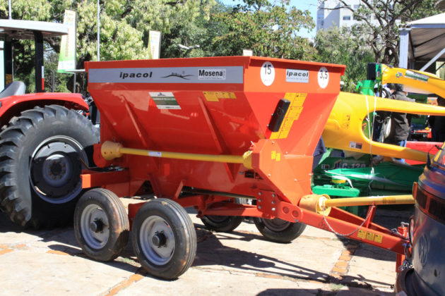 Entrega representa mais uma etapa do trabalho de Vander e Zeca em prol da agricultura familiar