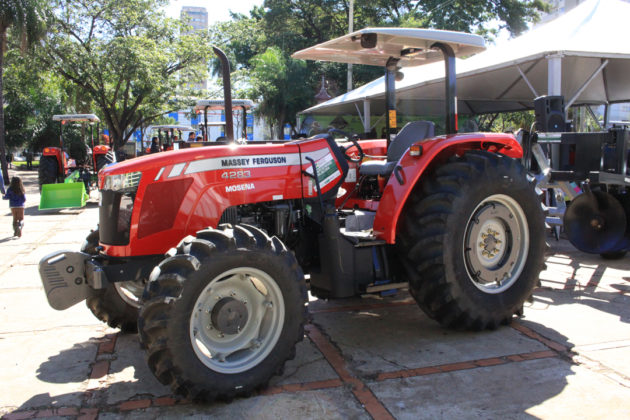 Entrega representa mais uma etapa do trabalho de Vander e Zeca em prol da agricultura familiar